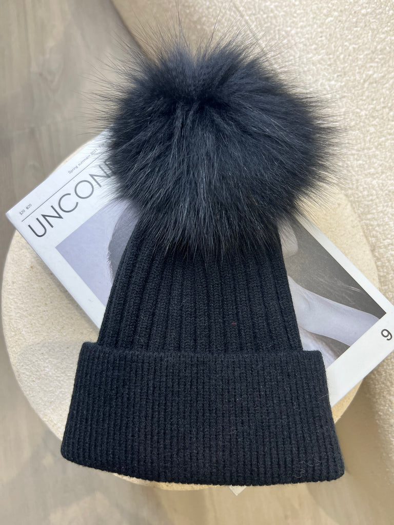 Black Luxury Fur Bobble Hat - H&L 