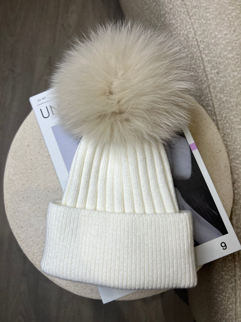 White/Beige Luxury Fur Bobble Hat - H&L 