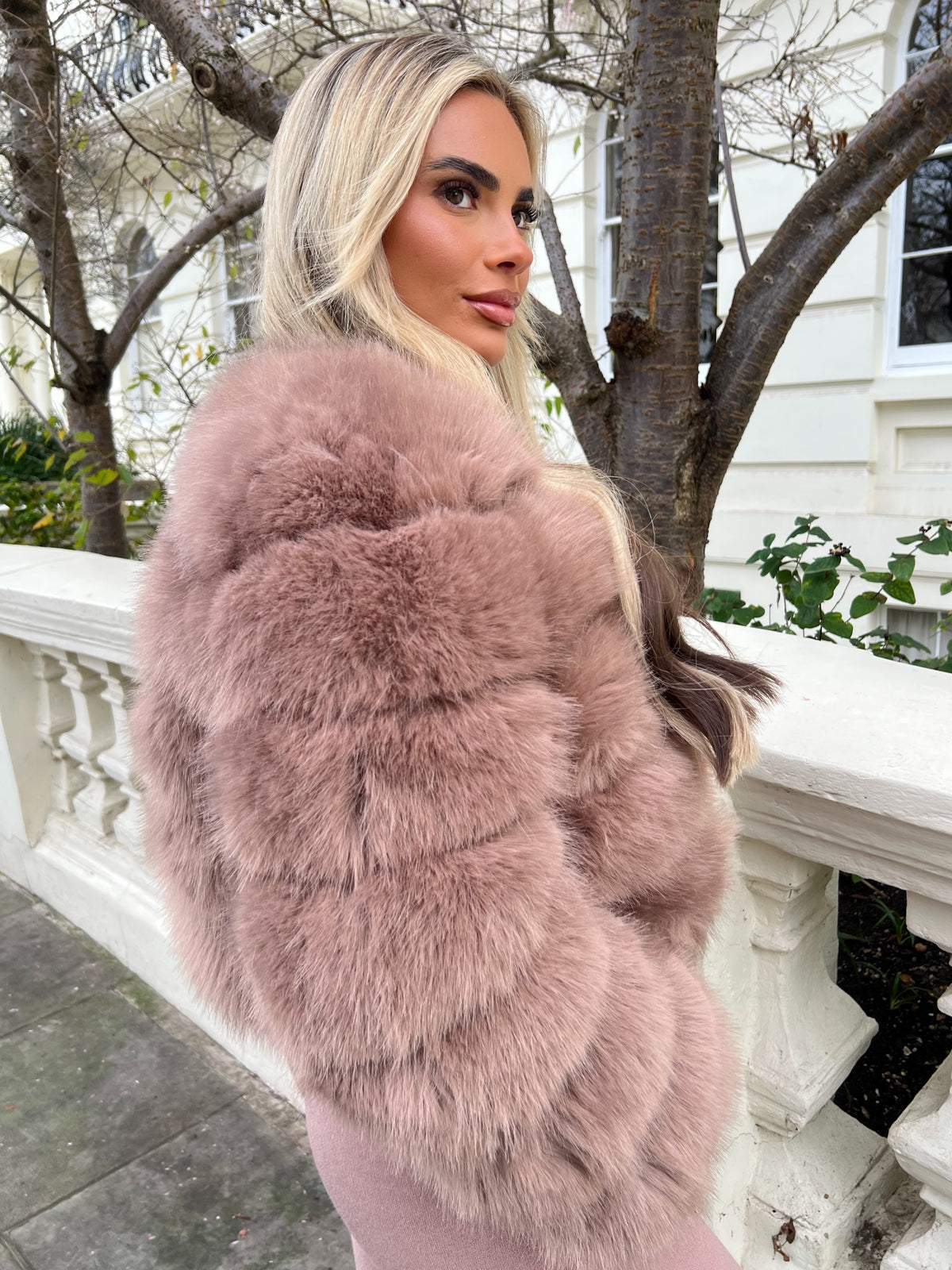 【新品】Herlipto  Faux Fur Coat S IMG_0984_1.heic?v=1763668300&