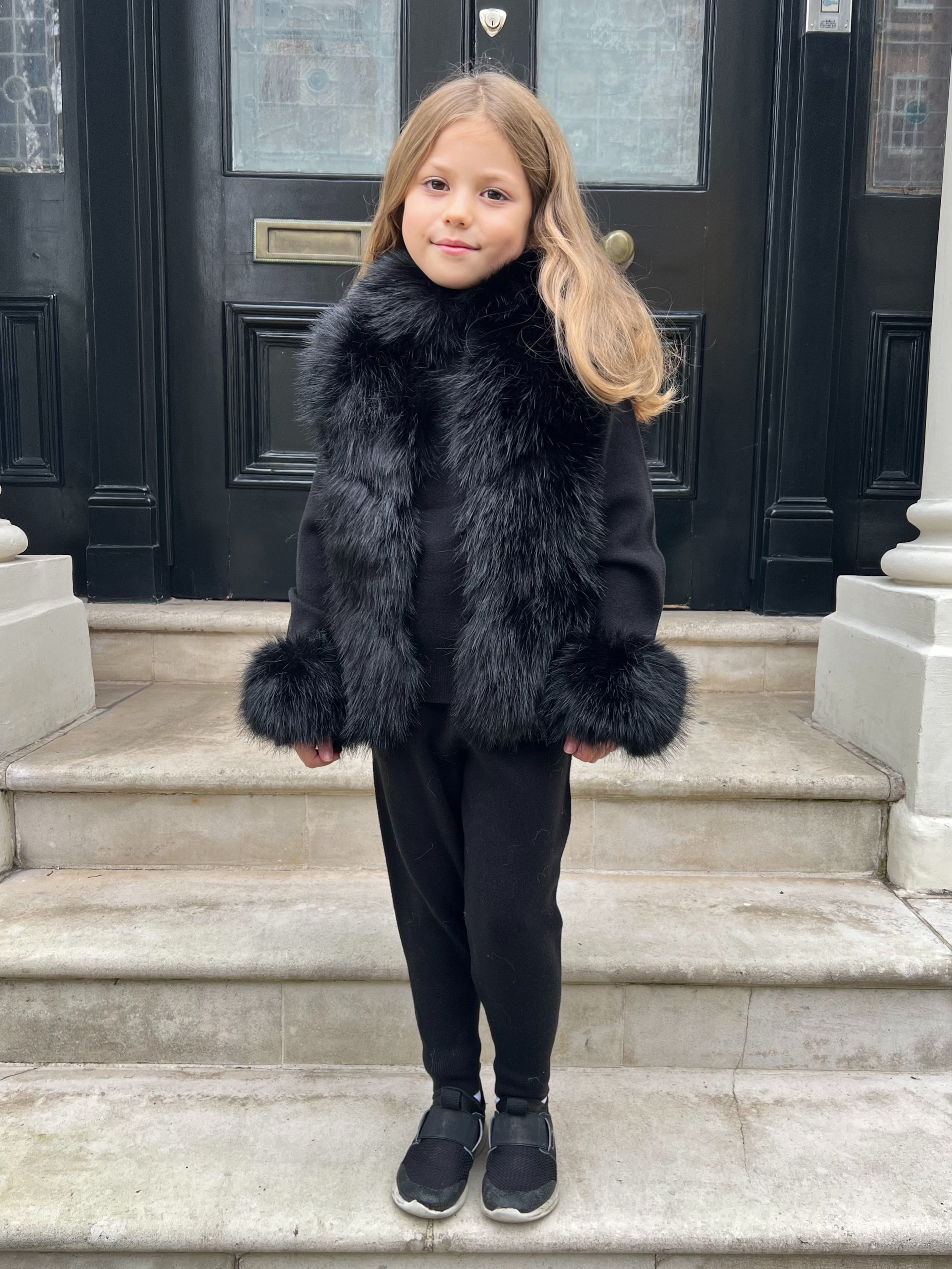 Childrens Black Premium Faux Fur Short Gilet – H&L