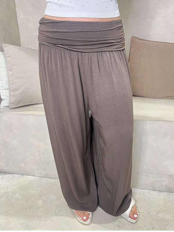 Chocolate Ruched Band Cuffed Ankle Trousers - HL London