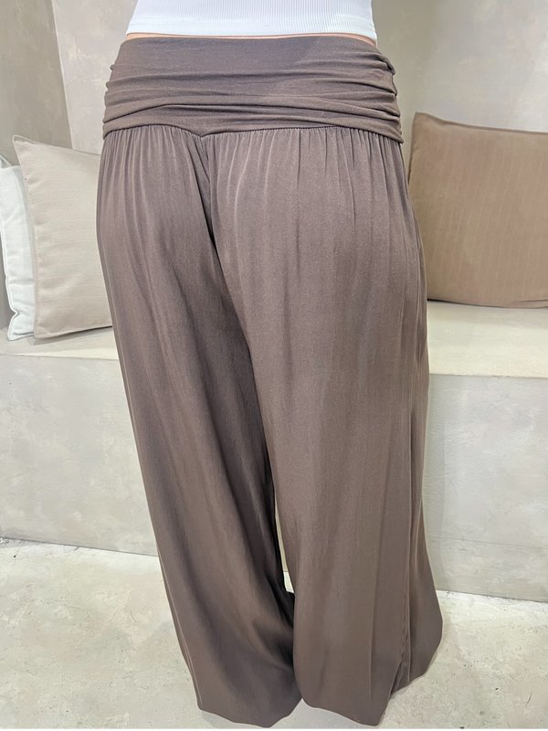 Chocolate Ruched Band Cuffed Ankle Trousers - HL London