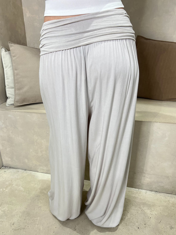Beige Ruched Band Cuffed Ankle Trousers - HL London