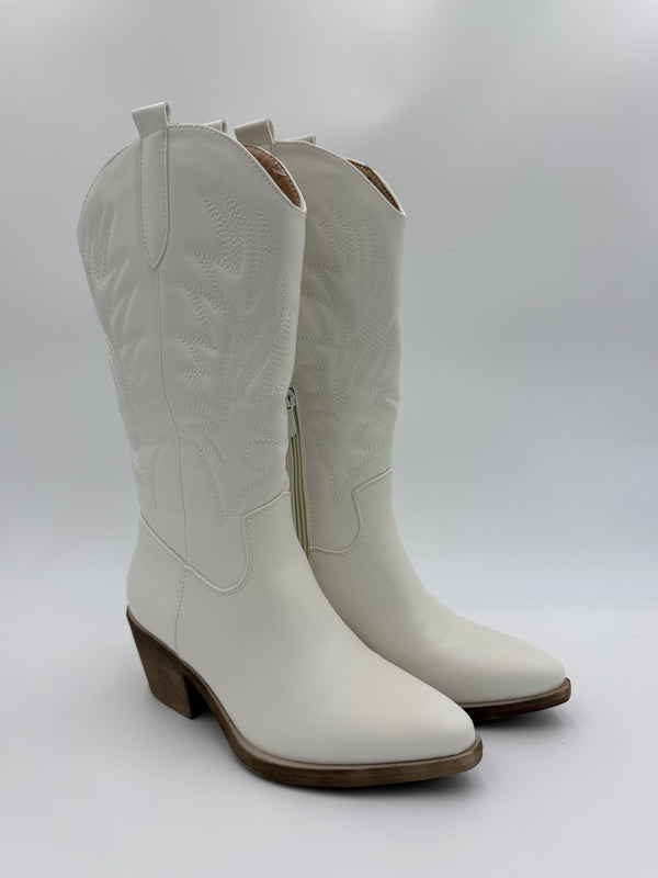 White Faux Leather Cowboy Boots in White / 41/8 - HL London