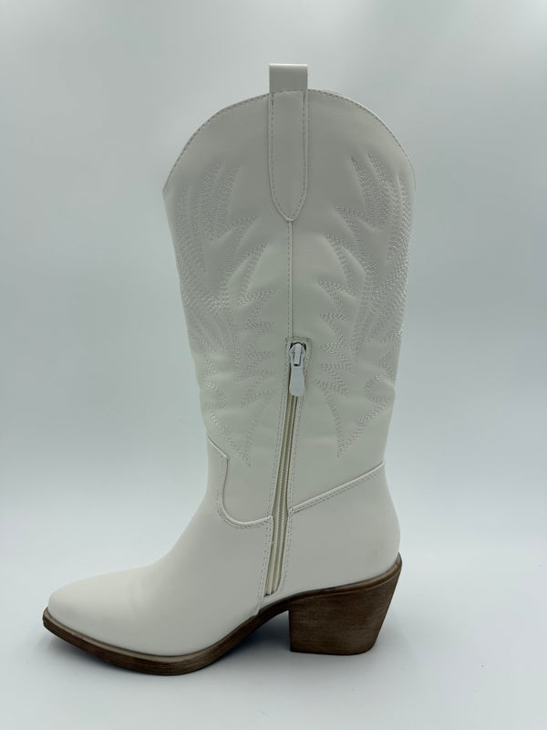 White Faux Leather Cowboy Boots in White / 41/8 - HL London