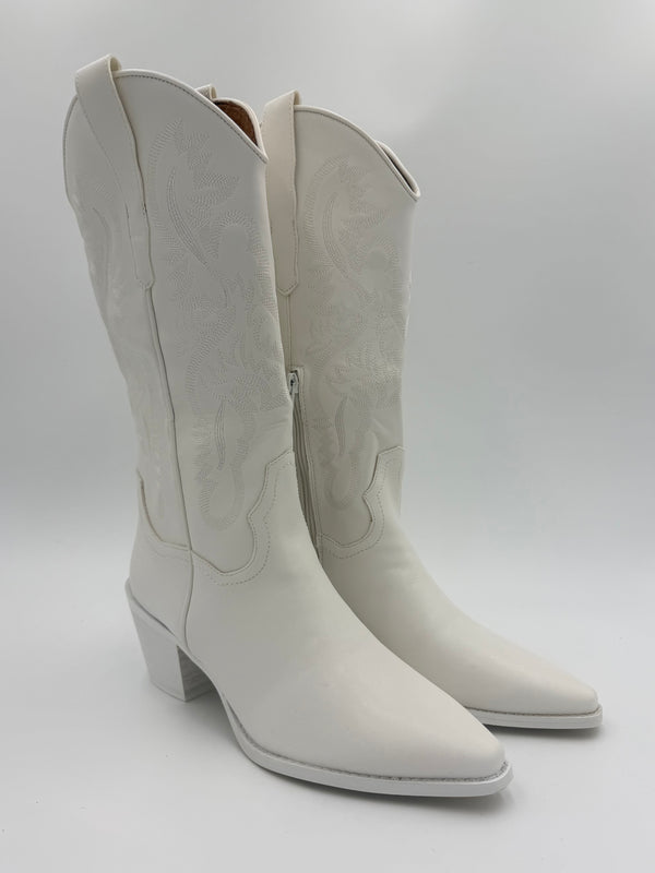 White Faux Leather Embroidered Cowboy Boots in White / 41/8 - HL London