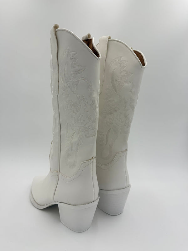 White Faux Leather Embroidered Cowboy Boots in White / 41/8 - HL London