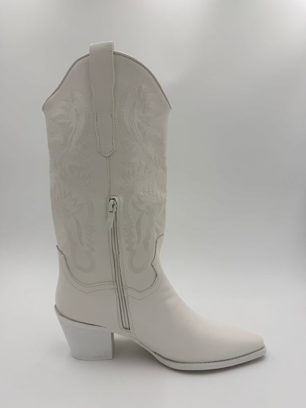 White Faux Leather Embroidered Cowboy Boots in White / 41/8 - HL London