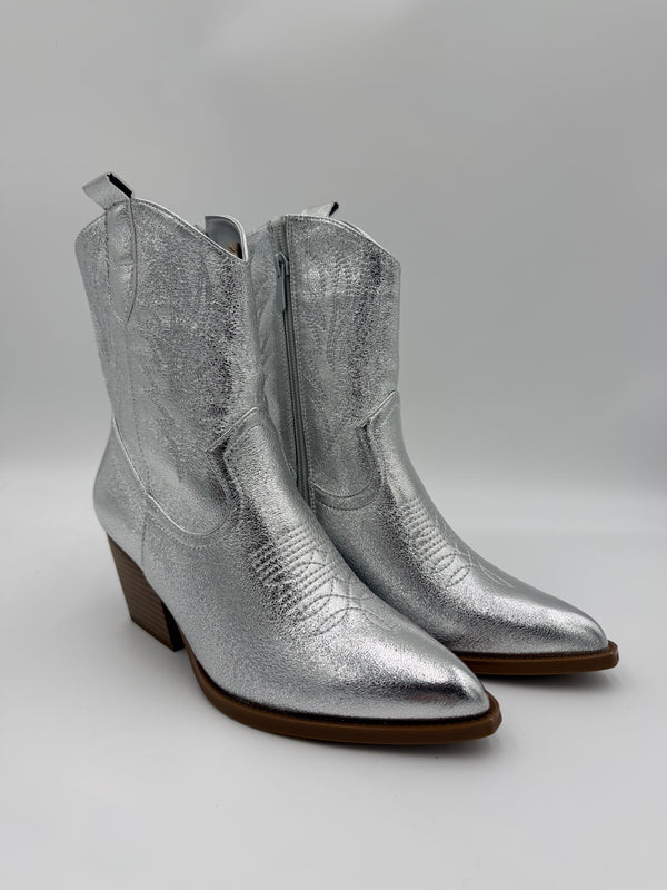 Silver Faux Leather Ankle Cowboy Boots in Silver / 36/3 - HL London