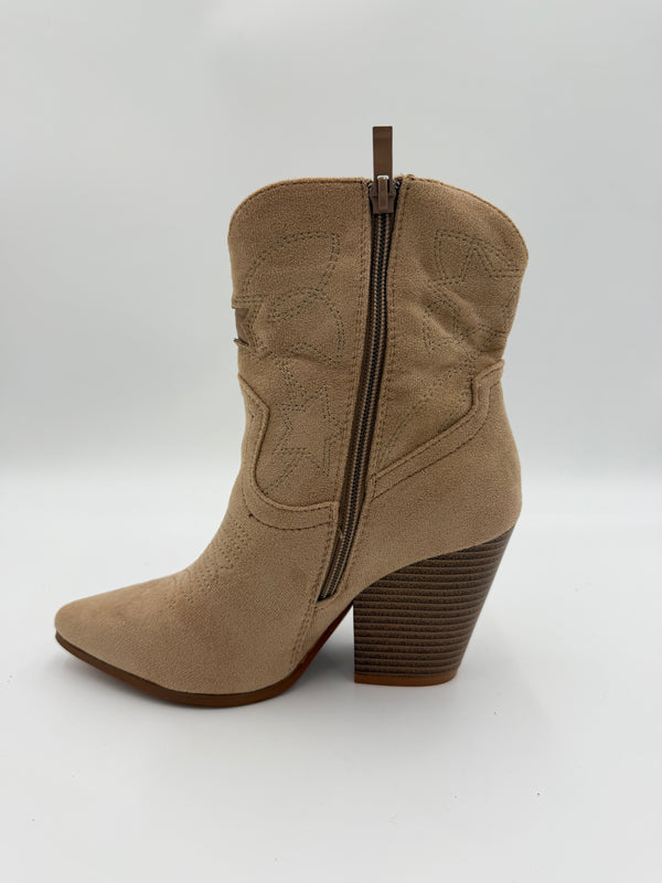 Dark Beige Faux Suede Star Detail Ankle Cowboy Boots in Dark Beige / 36/3 - HL London