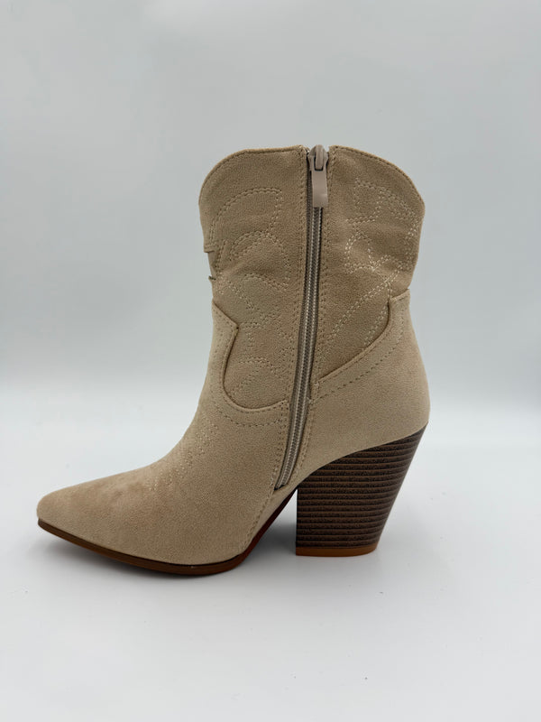 Beige Faux Suede Star Detail Ankle Cowboy Boots in Beige / 36/3 - HL London