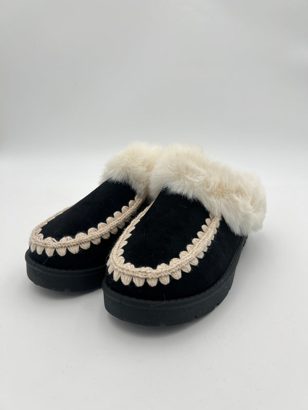 Black Moccasin Style Slip on Shoe in Black / 3/36 - HL London