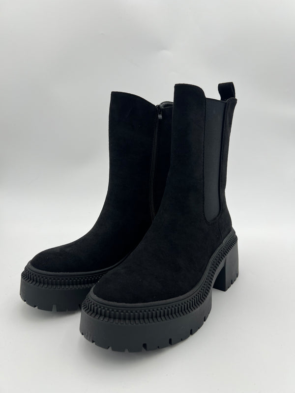 Black Faux Suede Chelsea Boot in Black / 3/36 - HL London