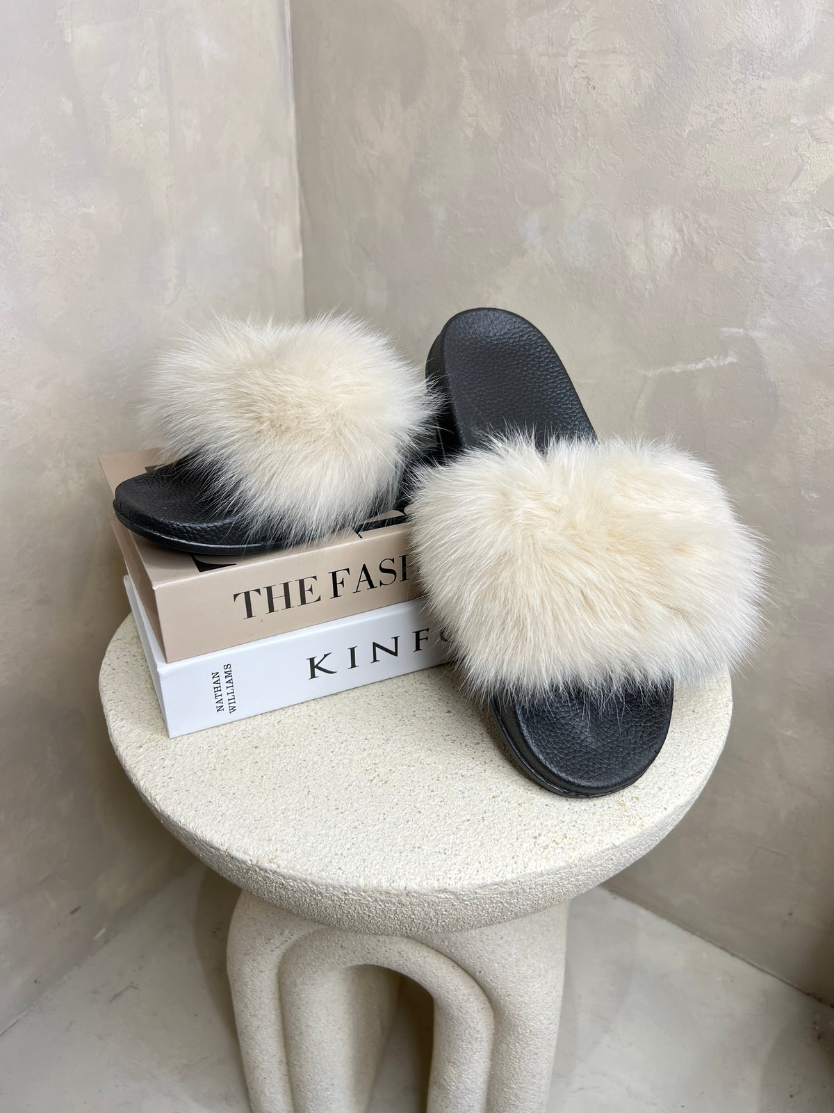 Light Luxury Fur Sliders