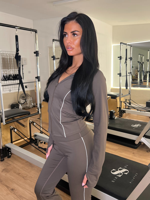 Blaues, geripptes, nahtloses Kurzarm-Fitness-Set mit abgesenktem Saum in Chocolate / M/L - HL London