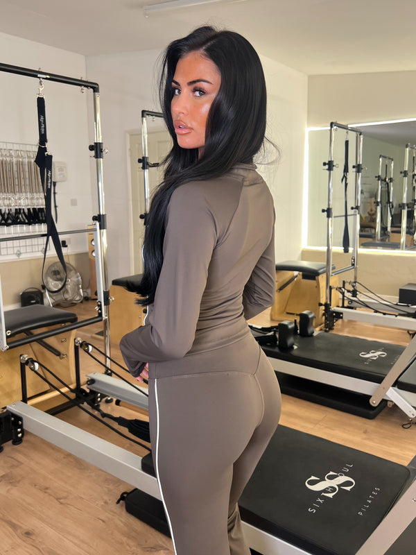 Blaues, geripptes, nahtloses Kurzarm-Fitness-Set mit abgesenktem Saum in Chocolate / M/L - HL London