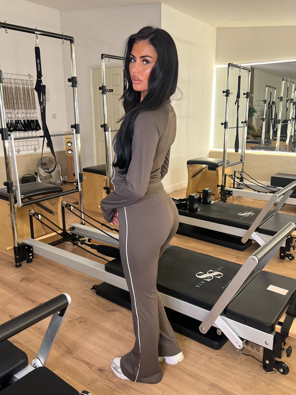 Blaues, geripptes, nahtloses Kurzarm-Fitness-Set mit abgesenktem Saum in Chocolate / M/L - HL London