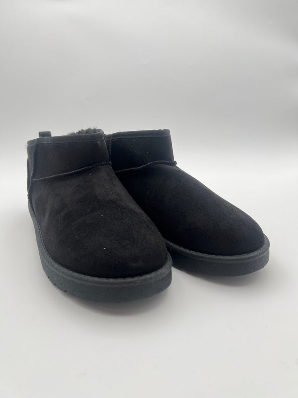 Black Mini Faux Fur Boot in Black / 36/3 - HL London