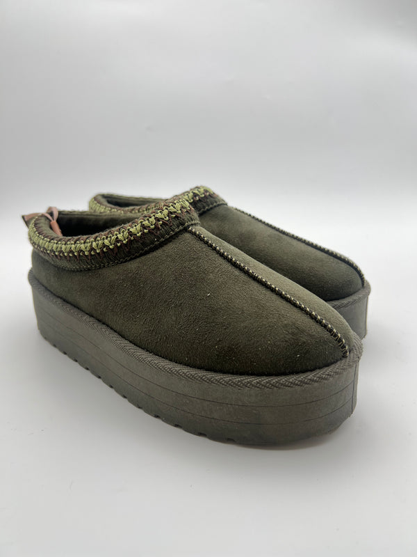 Dunkelbeiger, rückenfreier Plateau-Slipper in Dunkelbeige / 36/3 - HL London