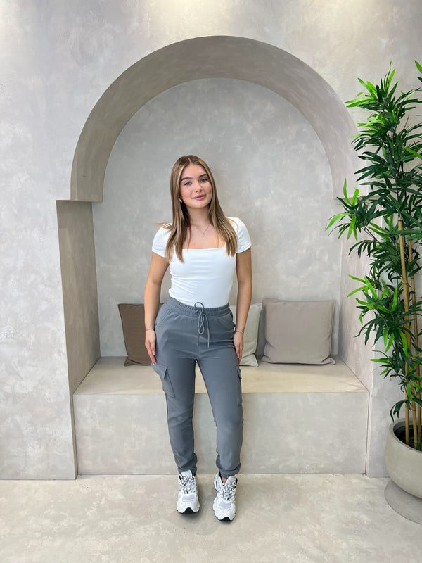 Cargo Trousers With Pockets and Cuffed Bottom