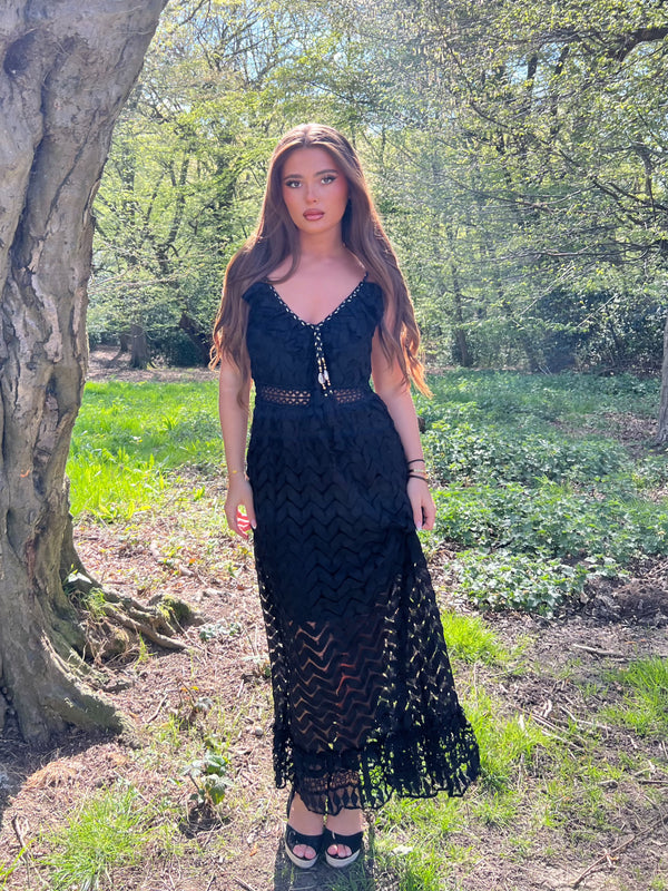 Beigefarbenes Sommerkleid mit Boho-Spitzeneffekt in White / S/M - HL London