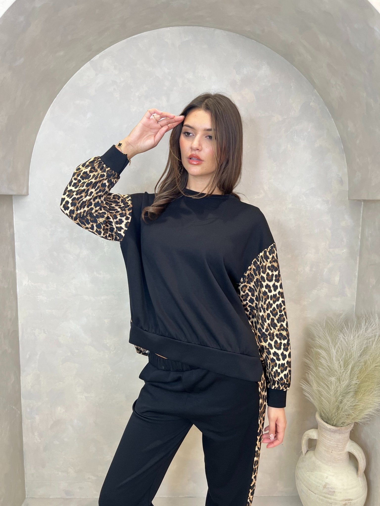Black Leopard Print Oversize Sweatshirt H L