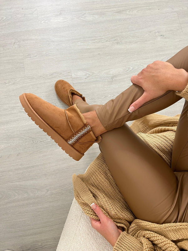 Camel Mini Suede boots with side embroidery - H&L