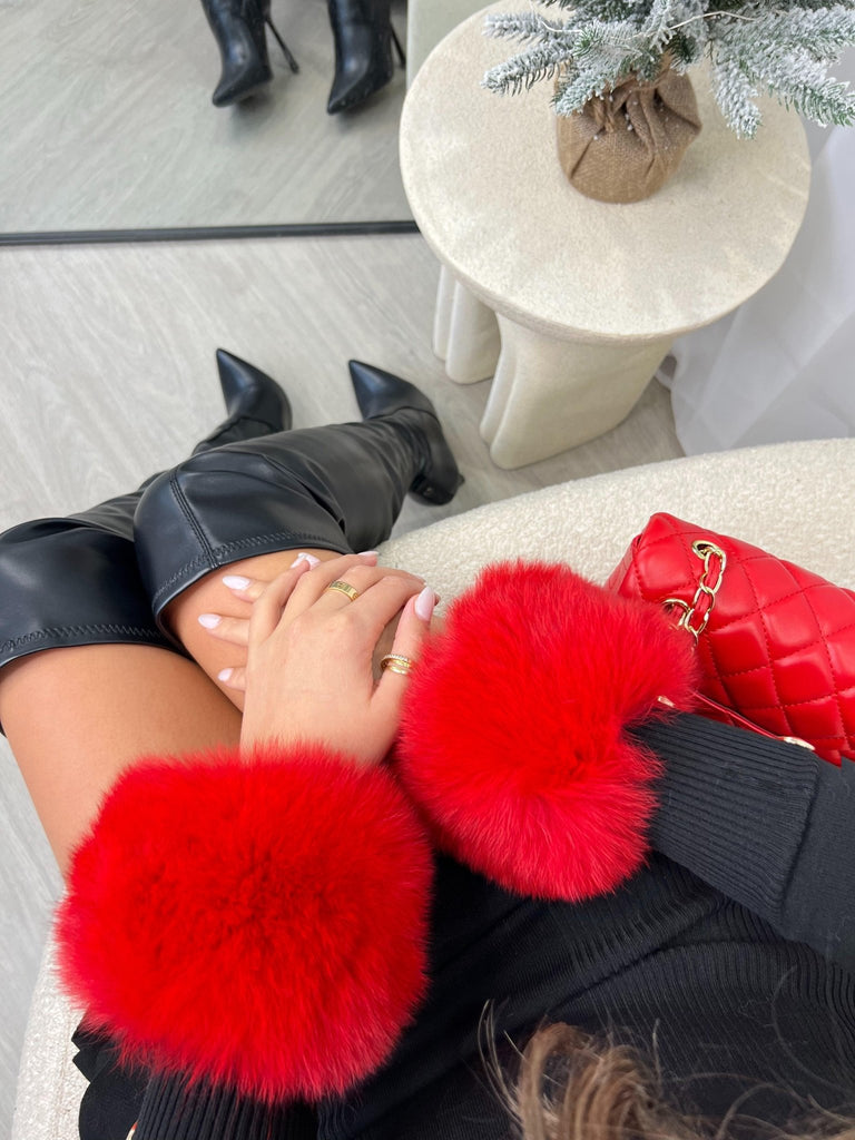Red Snap Band Luxury Fur Cuffs - H&L
